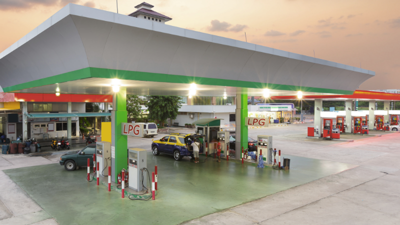Well established gas station and convenience store 1