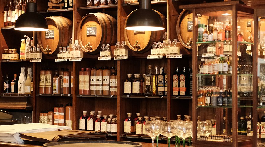 High-Traffic Liquor Store With Delivery & Growth Potential 1