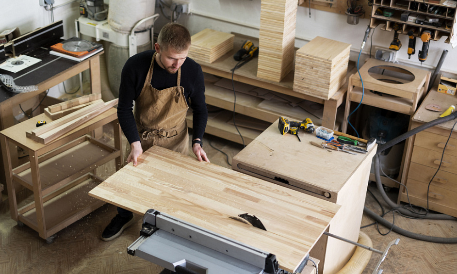 High-Margin Cabinetry Business W/ Real Estate 1 High-Margin Cabinetry Business W/ Real Estate 1