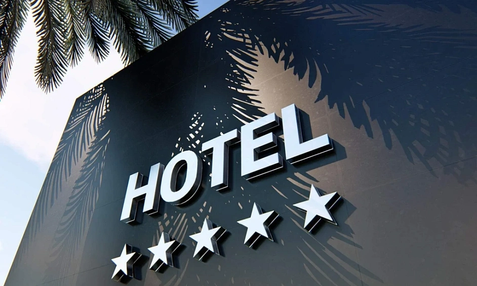 *Price Drop* Hotel And Restaurant - Upper Peninsula 1