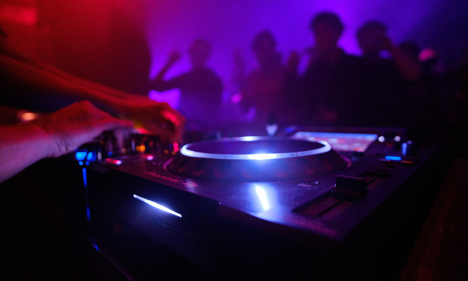 Restaurant And Nightclub In Popular Orange County City In Los Angeles For Sale 1
