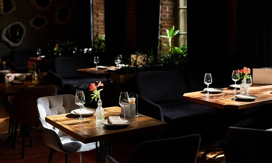 Casual Theme Restaurant -also conversion opportunity 1
