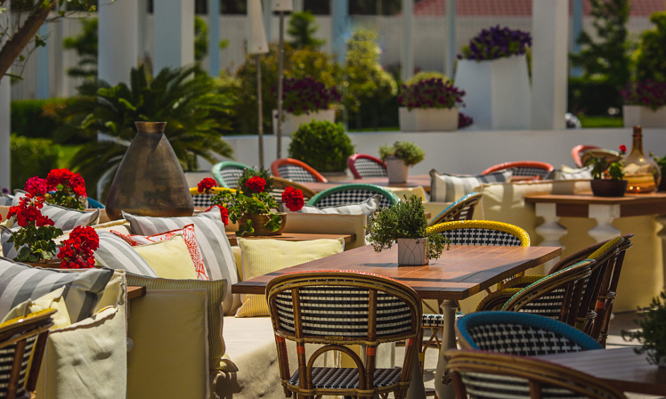 Beautifully Built Out Restaurant With Patio For Sale 1