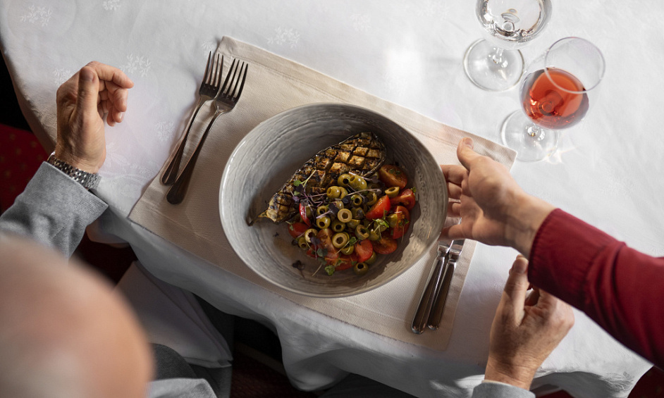 Renowned European Restaurant& Deli W/Loyal Client Base In Los Angeles For Sale 1