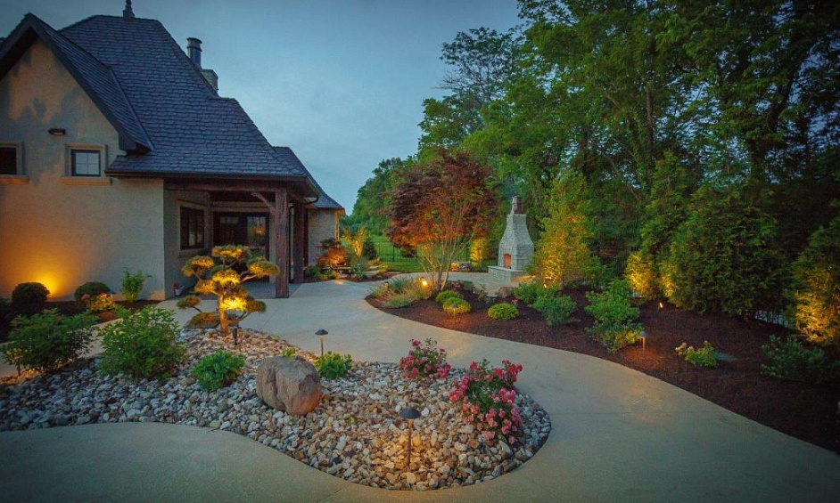 Landscape Lighting. Thoughtful Design. Tailored for Fine Homes. 1