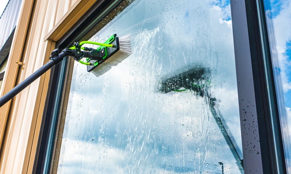 Fast-Growing Window Cleaning Franchise 1 Fast-Growing Window Cleaning Franchise 1