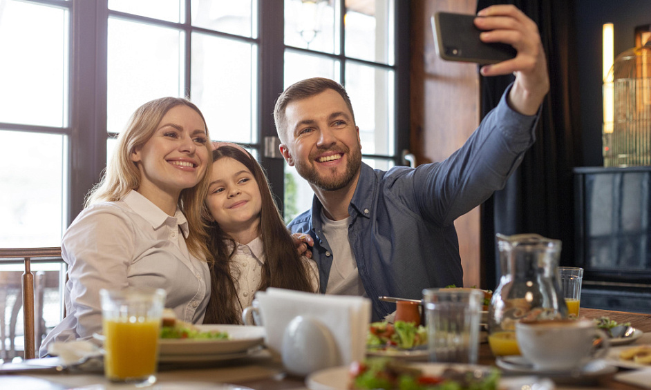 High-Volume Long Established Family Restaurant - Northwest Suburb! For Sale 1