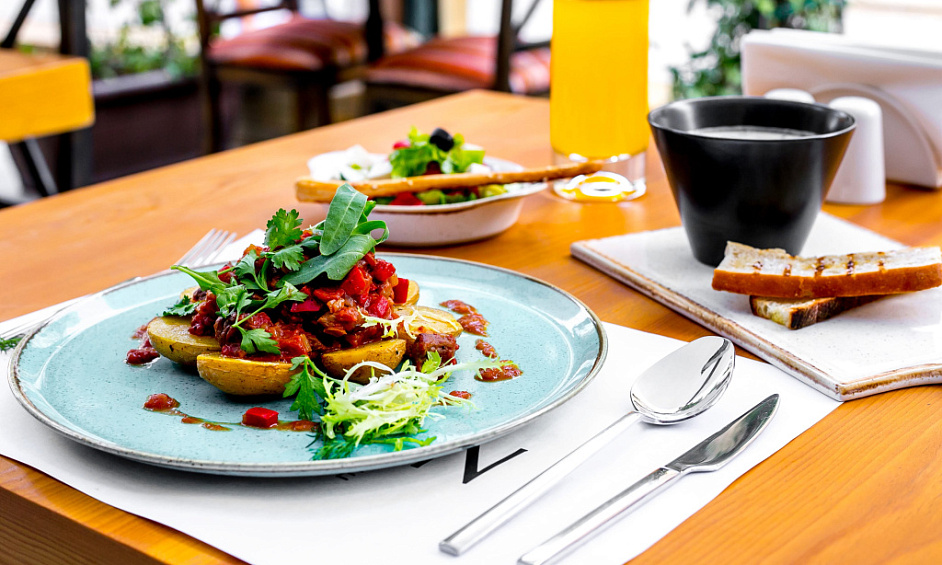 Beloved Long-Standing Breakfast And Lunch Restaurant For Sale 1