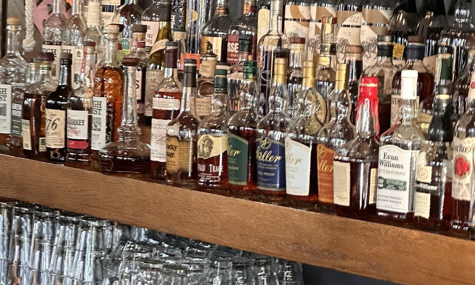Nationally Known Bar and Restaurant In Metro St. Louis 1