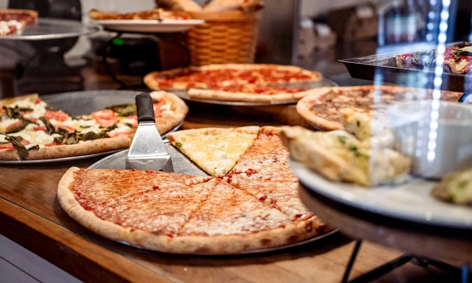Pizza Restaurant, Prime Location! Turnkey Opportunity 1