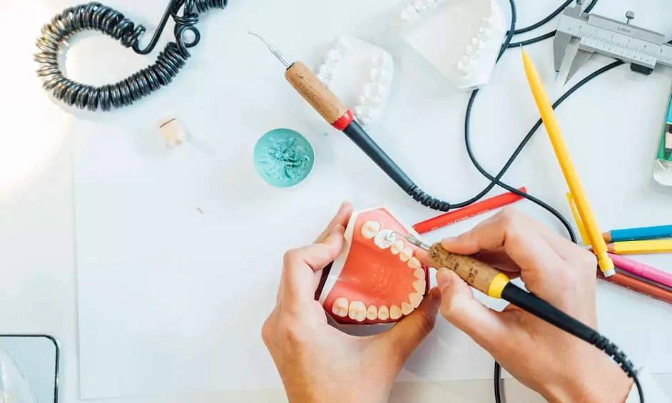 Established Dental Lab – Loyal Clients, Growth 1 Established Dental Lab – Loyal Clients, Growth 1