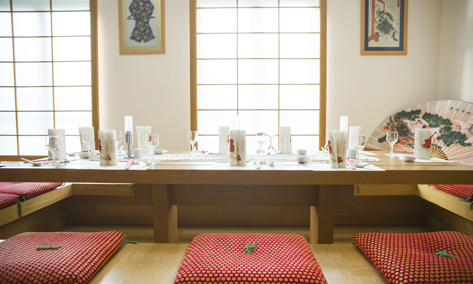 Upscale Japanese restaurant with good rating 1