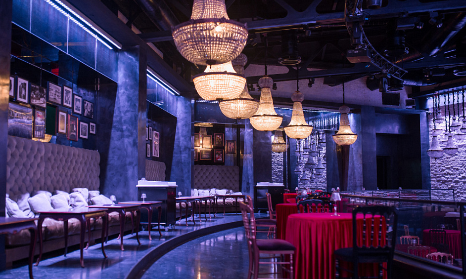 Longtime Successful Restaurant & Bar With RE In Boston For Sale 1