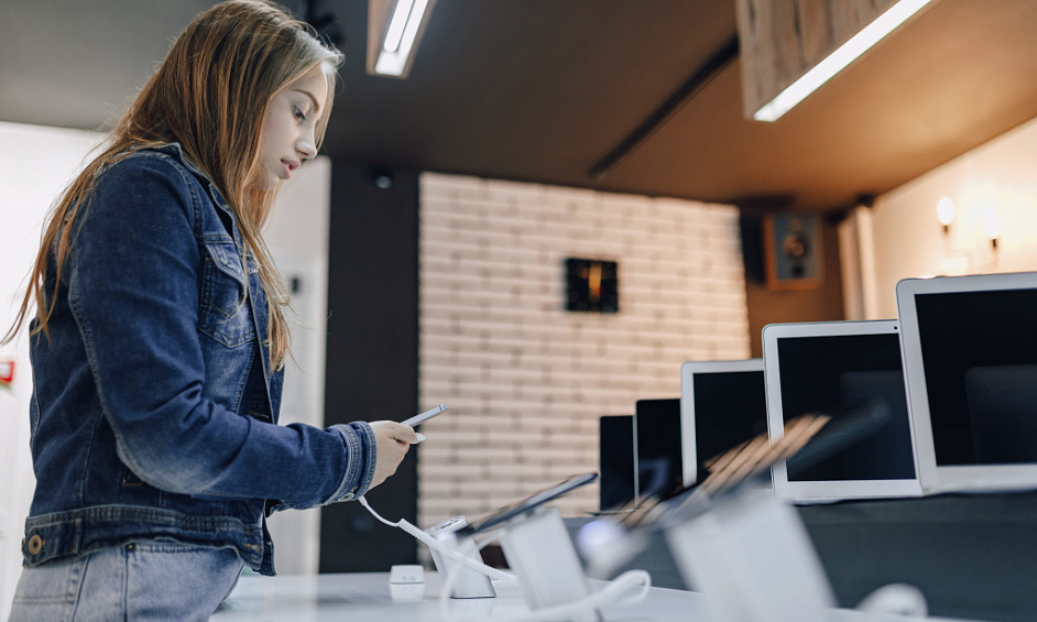 Profitable Turnkey Electronics Franchise In NYC For Sale 1