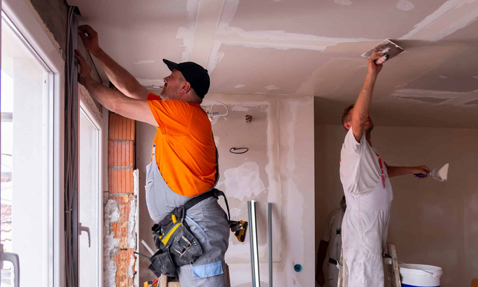 Semi-Absentee Painting Business — $267K SDE, Tenured GM 1 Semi-Absentee Painting Business — $267K SDE, Tenured GM 1