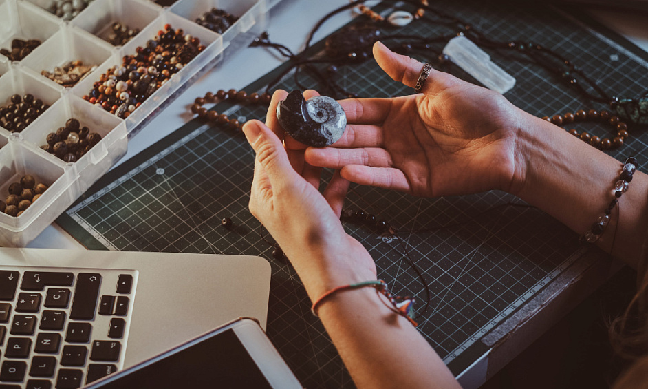 38-Year Established Full-Service Jewelry & Custom Grill Business 1