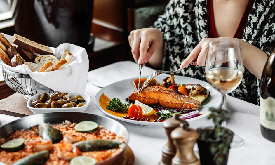 Well-Established, Beautifully Designed Restaurant In Suffolk County For Sale 1